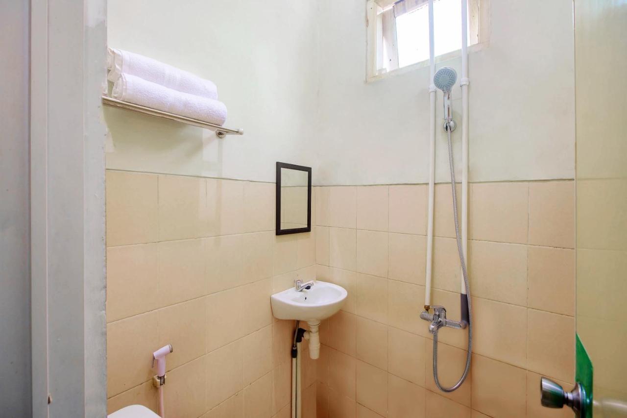 Готель Oyo 3083 D Kost 3 Syariah Джок'якарта Екстер'єр фото