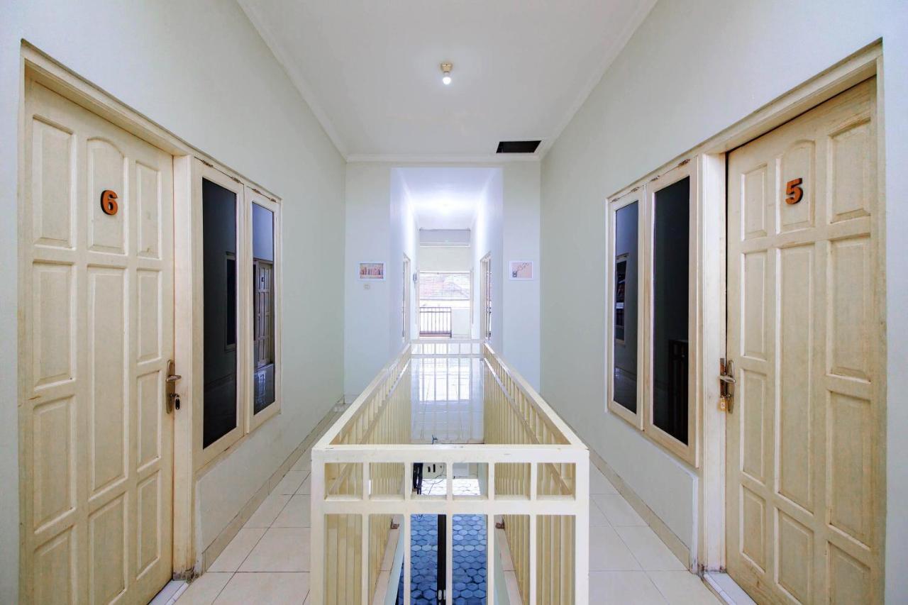 Готель Oyo 3083 D Kost 3 Syariah Джок'якарта Екстер'єр фото