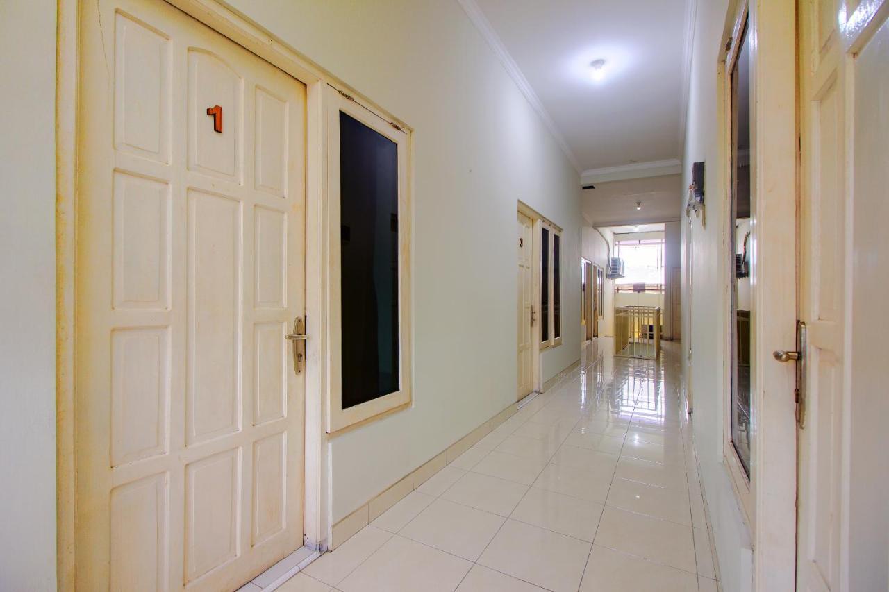Готель Oyo 3083 D Kost 3 Syariah Джок'якарта Екстер'єр фото