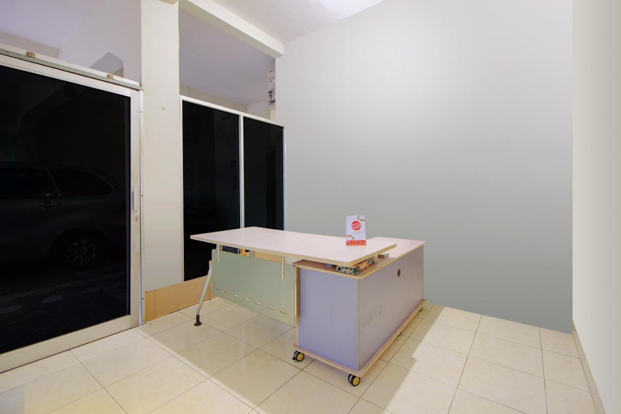 Готель Oyo 3083 D Kost 3 Syariah Джок'якарта Екстер'єр фото